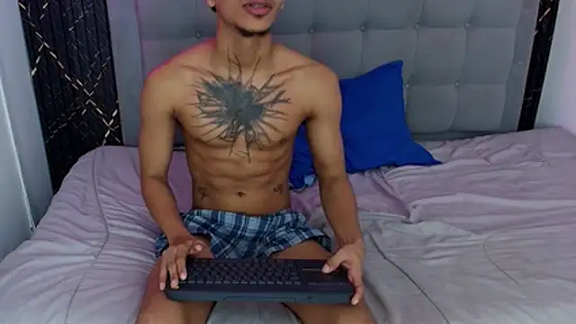 kai_storm77 webcam