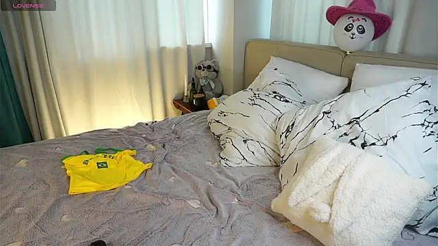 QueenieGitt webcam