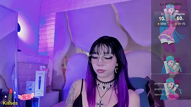 NaniiSisy webcam