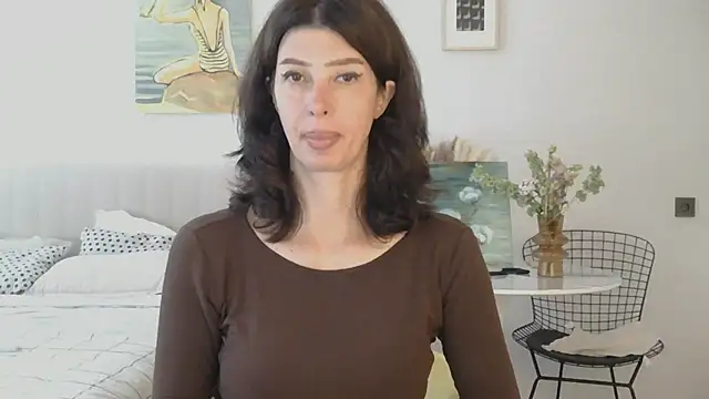 WhiteQueen888 webcam