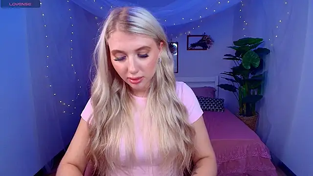 Evacadooo webcam