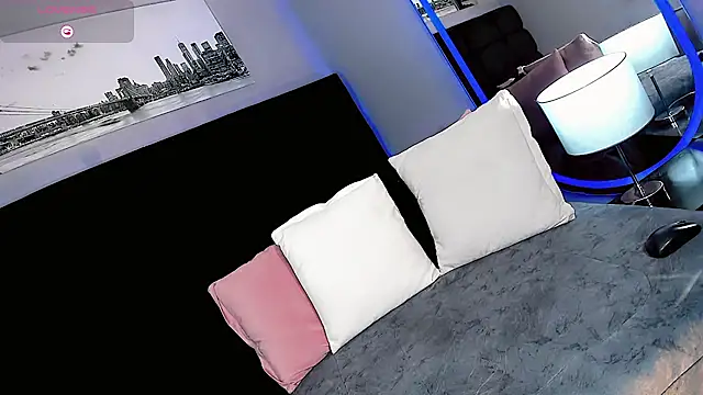 Kornylovee webcam