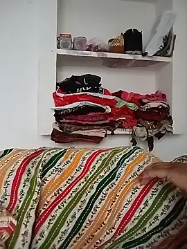 Menka_cut34 webcam