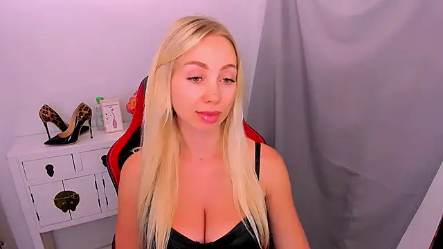 MargaritaRose live cam on StripChat