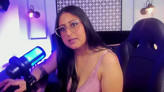 Amber_gold_ webcam