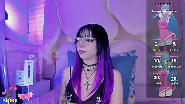 NaniiSisy live cam on StripChat