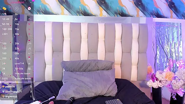 IsaDiiaz live cam on StripChat