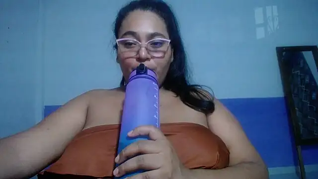 sirena_15 live cam on StripChat