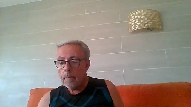 tuggy59 live cam on StripChat