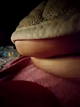 -Tara-a live cam on StripChat