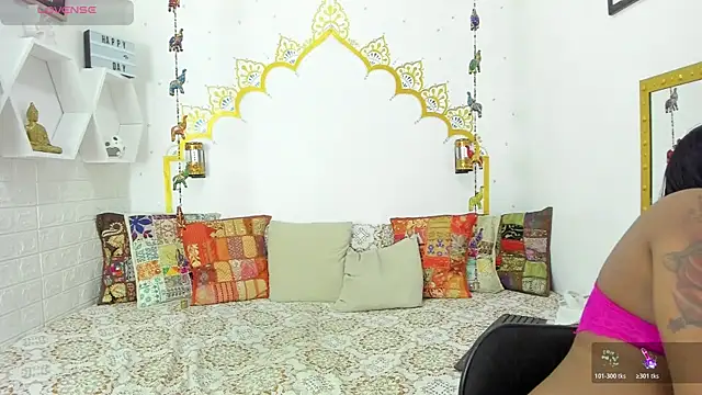 LadyNahir webcam