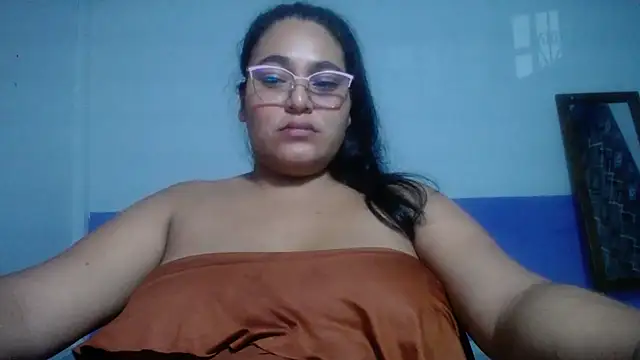 sirena_15 live cam on StripChat