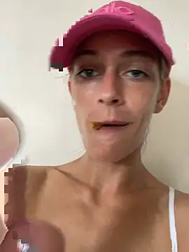 Bellalolahot webcam