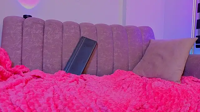 _scarletmoore webcam