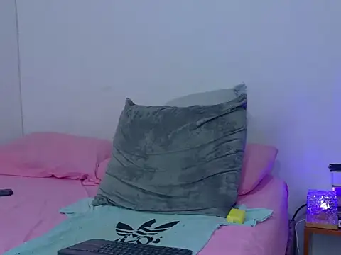 skoook_gray_ webcam