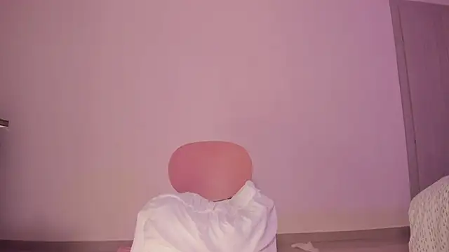 Keni_malf live cam on StripChat