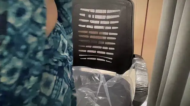 sassypooja (F milf) - oil on boobs & 2 min cntrl last tpr