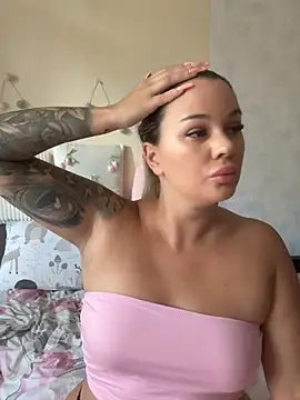 xXBigPeachBunnyxXx webcam