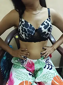 shanaya_001 (F young) - Squeeze boobs