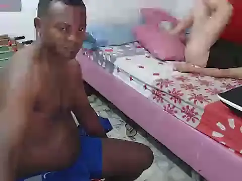 Caliente_in_passion webcam