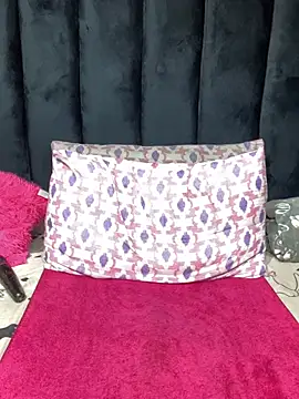 Littlebunny33 webcam