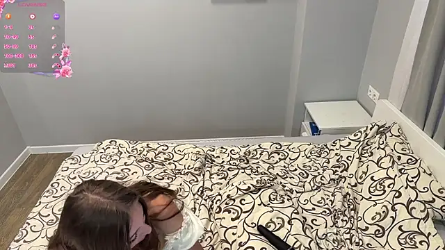 selena_favn webcam