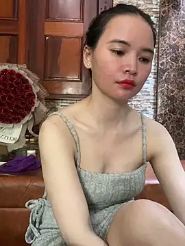 LiLi-Kirix99 live cam on StripChat