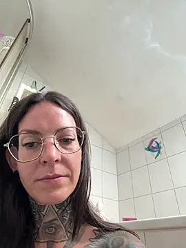 BrownieyQueen webcam