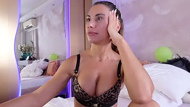 JullyBlair webcam