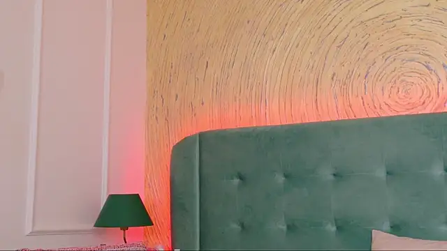 Daniela-Crudu webcam