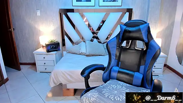 Lia_Simons webcam