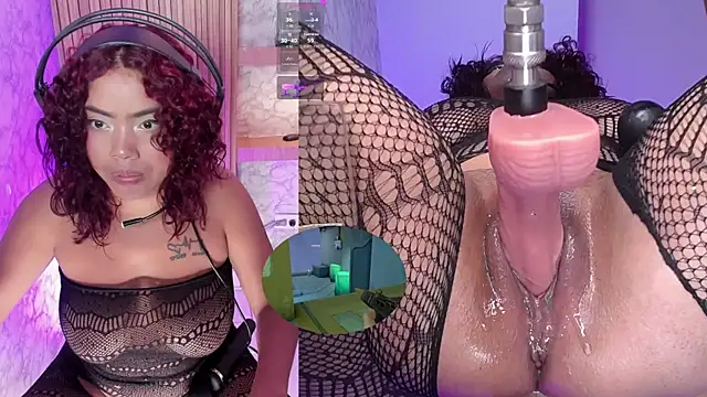 NinaCapelli webcam