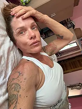 mommyselenafit_ webcam