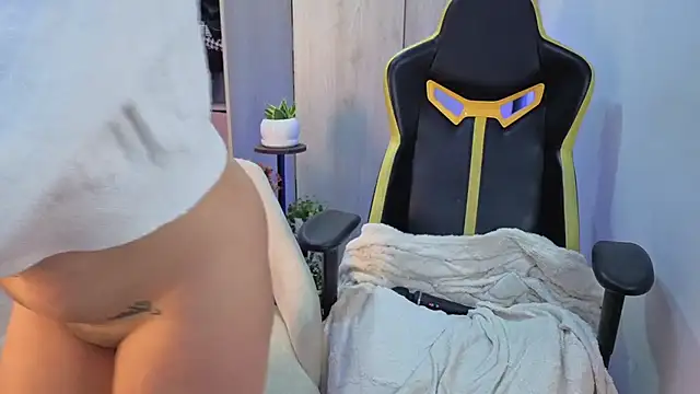 Miss_Annye webcam