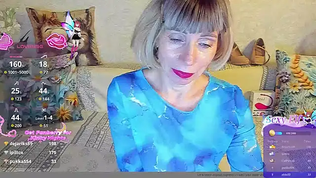 AgataFoxx live cam on StripChat