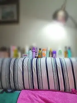 Gatitadiablita35 webcam