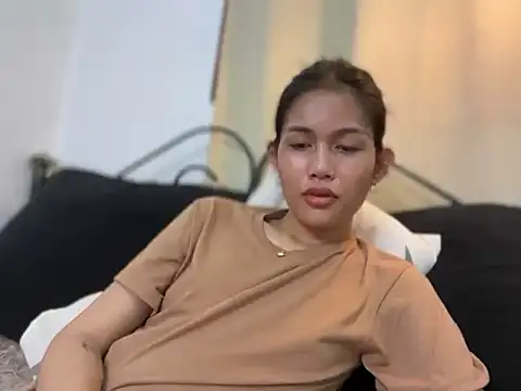 Larathegr8t live cam on StripChat