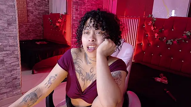 mia_hernnandez webcam