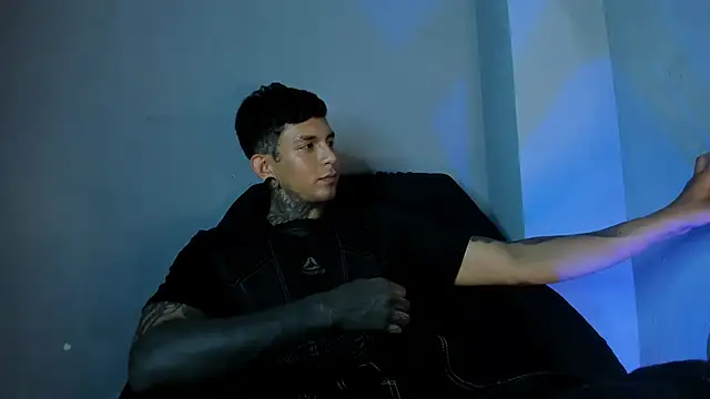 Travisttanner28 webcam