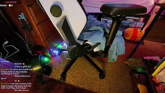 AaronSkeetman webcam
