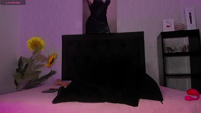 Selena_fox24 webcam