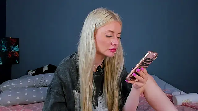 lillie_berry (F young) - spank ass so hard in doggy