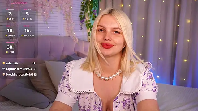 AmeliaWeells webcam