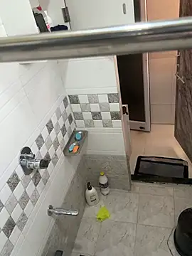 Gujarati-boy-meetbhabhi webcam