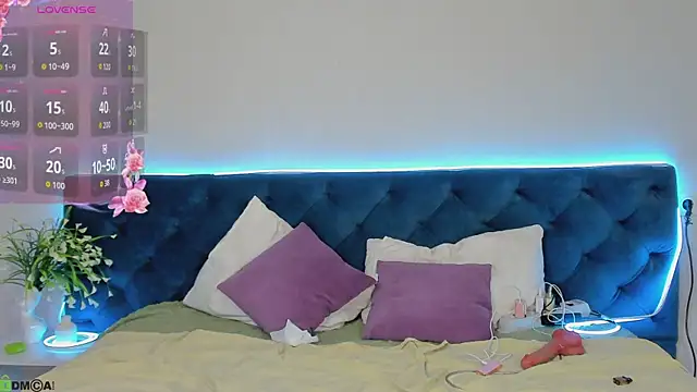 amy-desiree (F teen) - spank ass x5