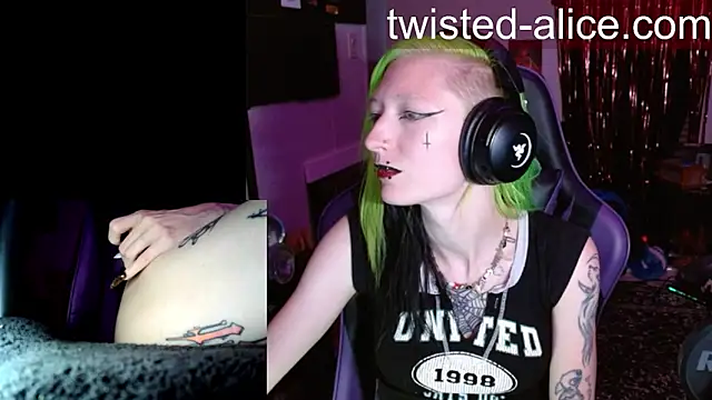 Twisted_Alice webcam