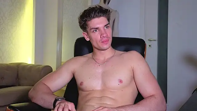 MaxKaiden live sex cam