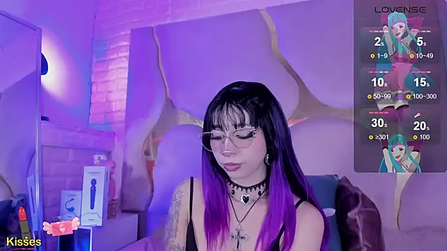 NaniiSisy webcam