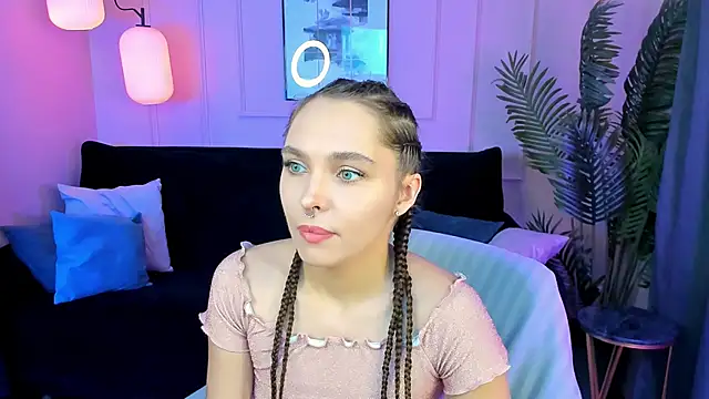 ChloeSunny webcam