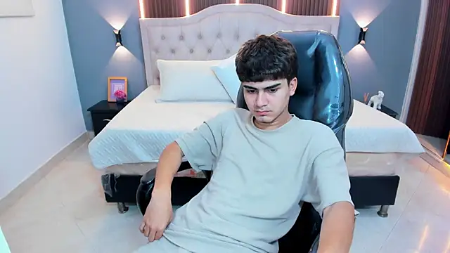 Tommy18__ webcam